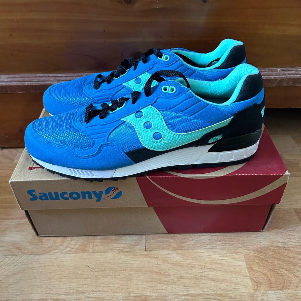 RELIST Like New men’s Saucony Shadow 5000 size 10.5